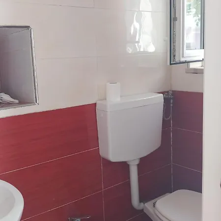 Loft Da Maria, Scavata Nella Pietra, Stanza Con Bagno Interno E Box Doccia Esterna